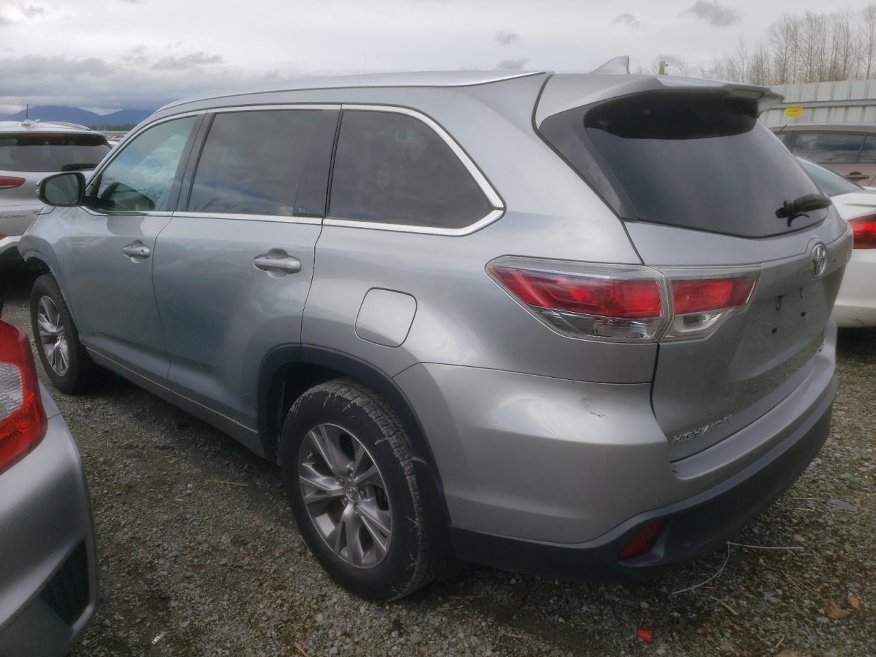 2015 TOYOTA HIGHLANDER - Фото 2