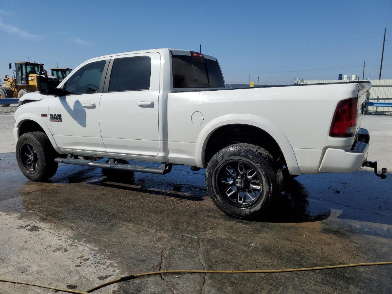 2017 RAM 2500 SLT - Image 2