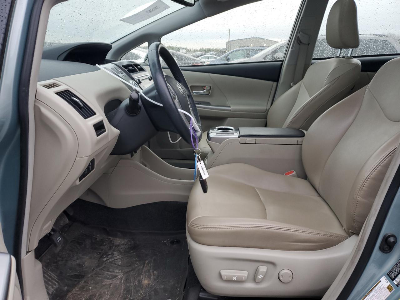2017 TOYOTA PRIUS V - Фото 7