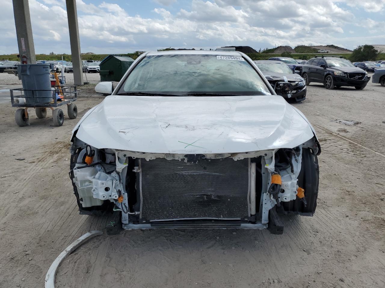 2020 TOYOTA CAMRY SE - Image 5