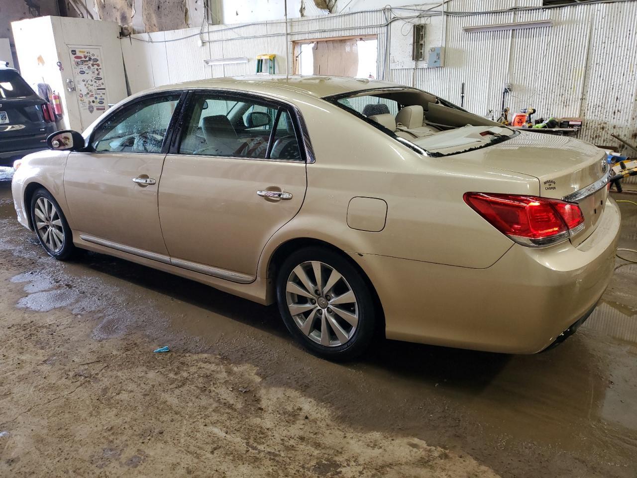 2011 TOYOTA AVALON BAS - Image 2