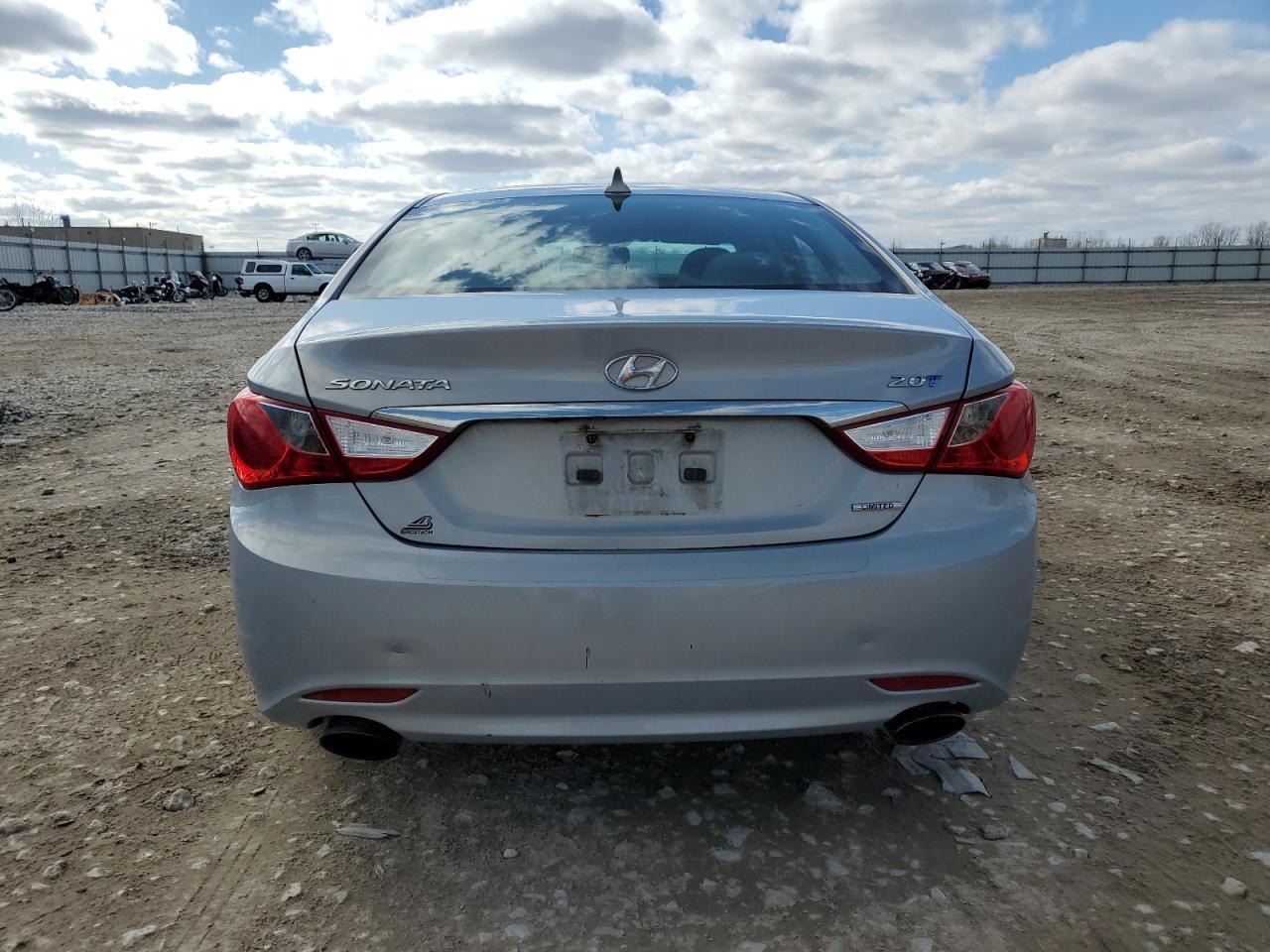 2011 HYUNDAI SONATA SE - Image 6