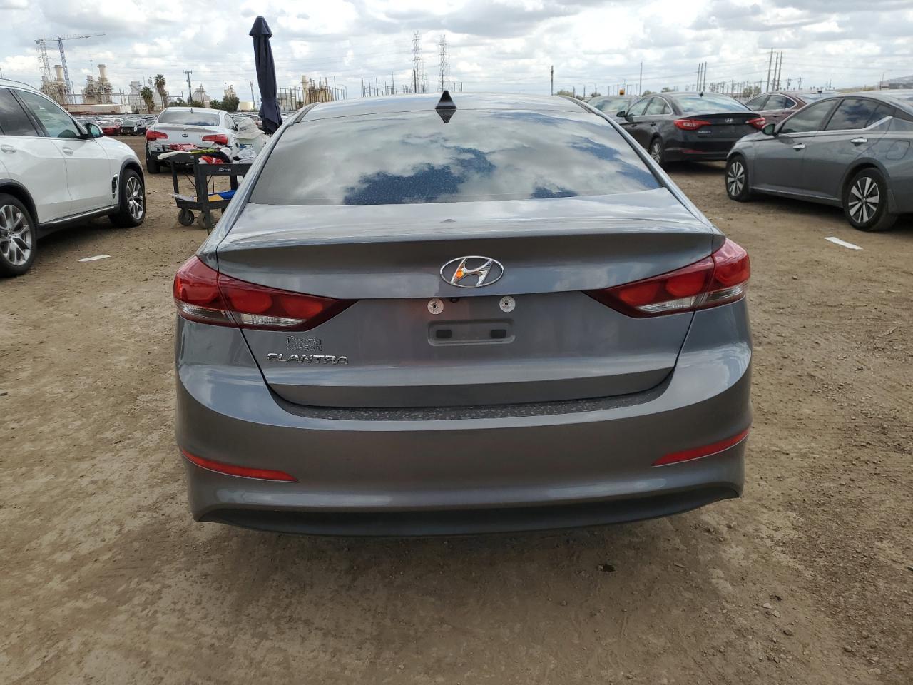 2018 HYUNDAI ELANTRA SE - Image 6
