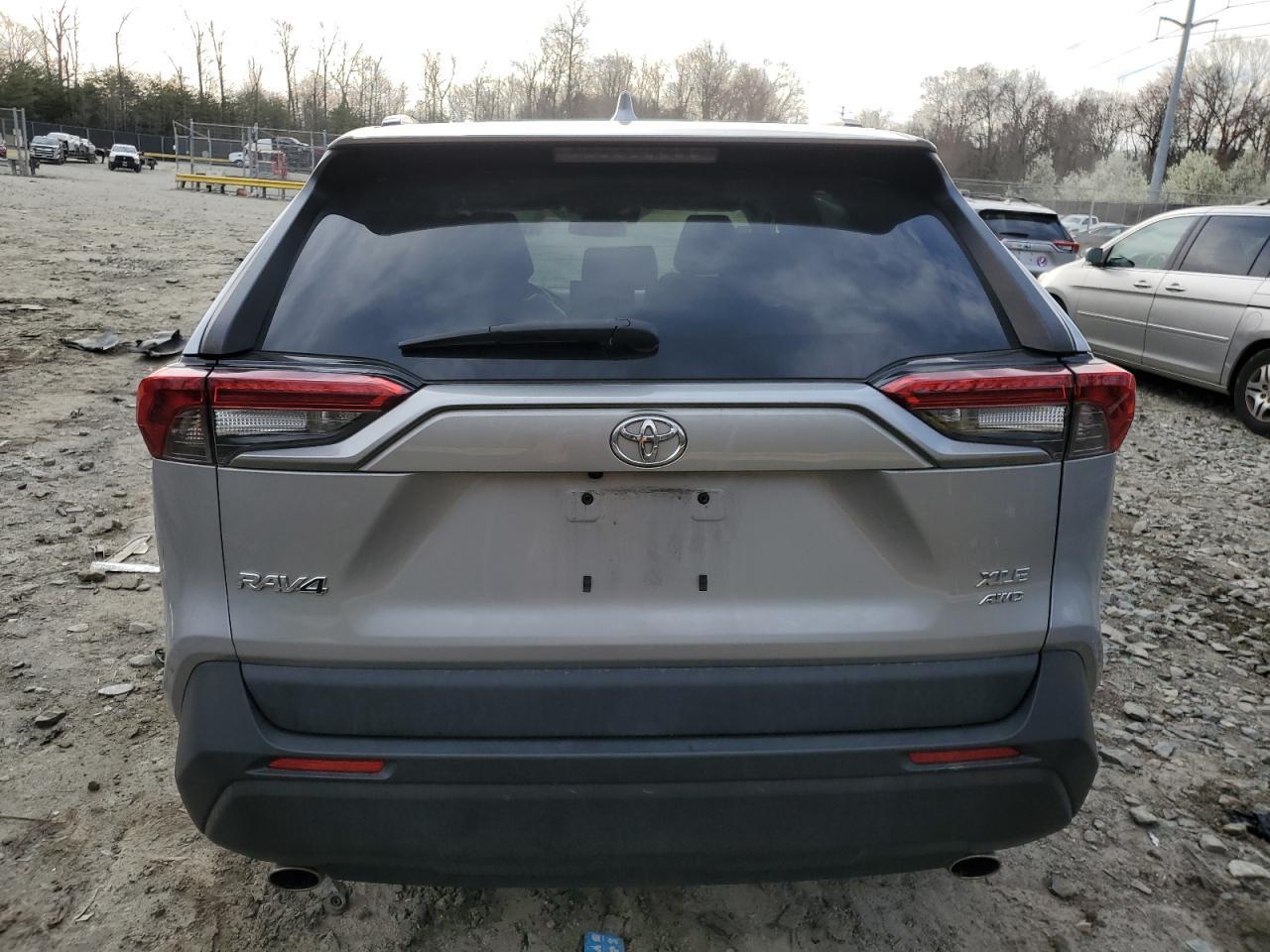 2019 TOYOTA RAV4 XLE P - Image 6