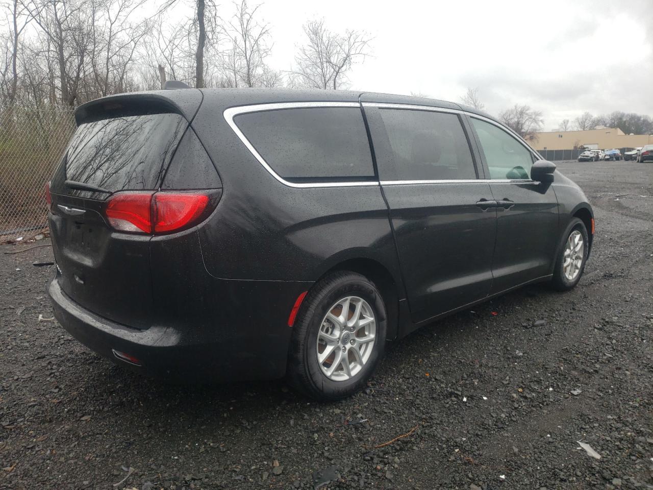 2022 CHRYSLER VOYAGER LX - Фото 3
