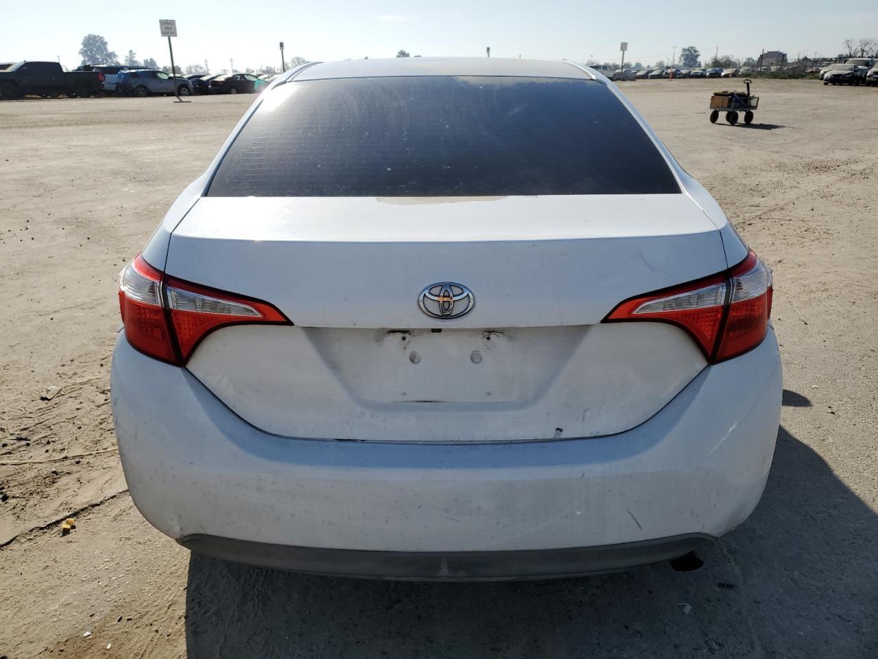 2015 TOYOTA COROLLA L - Фото 6