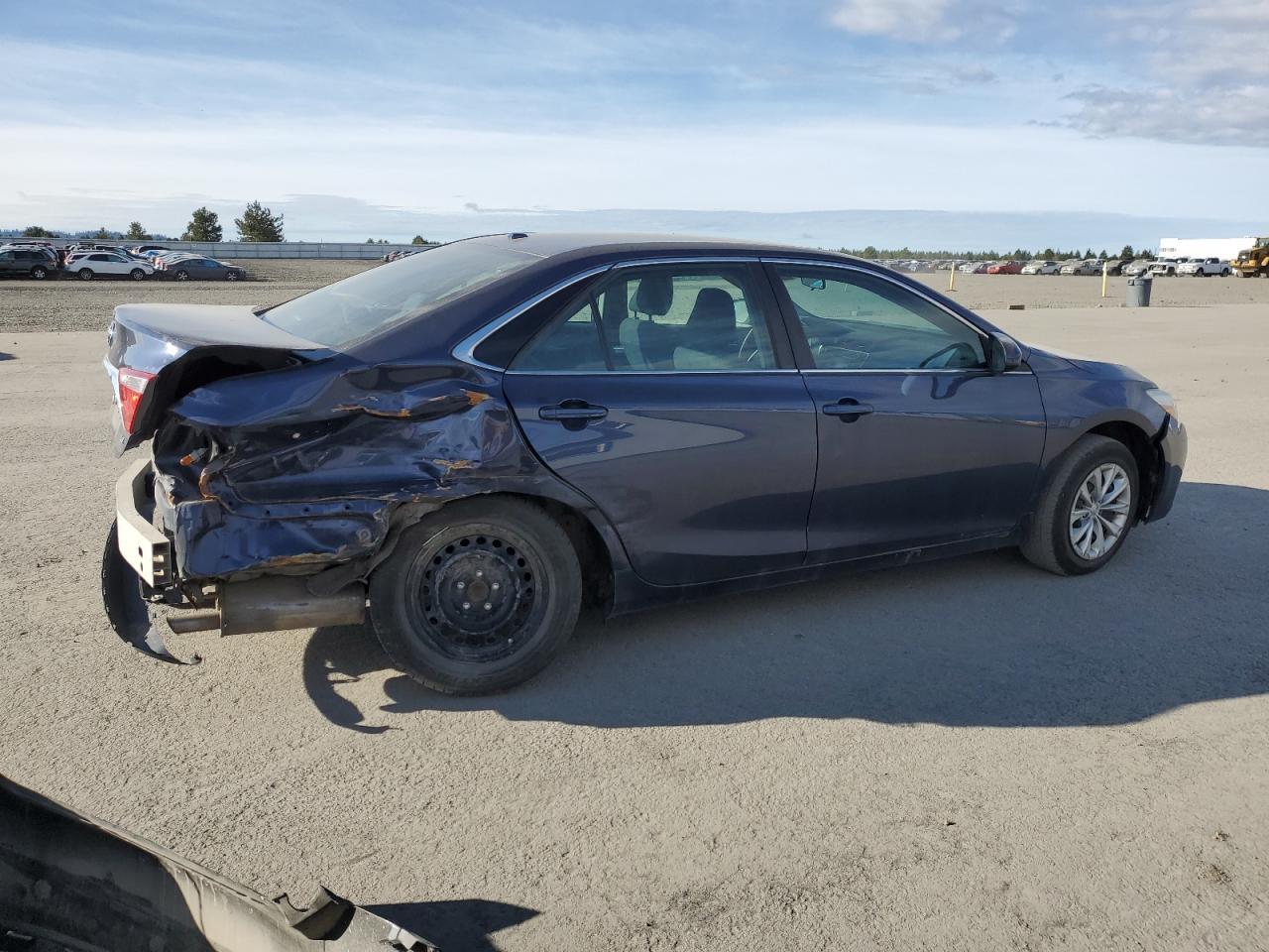 2016 TOYOTA CAMRY LE - Фото 3