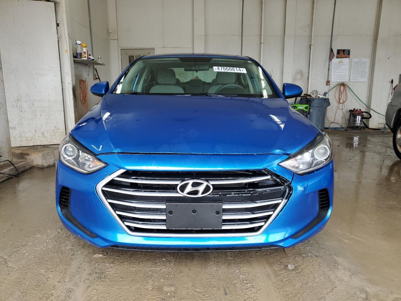 2017 HYUNDAI ELANTRA SE - Image 5