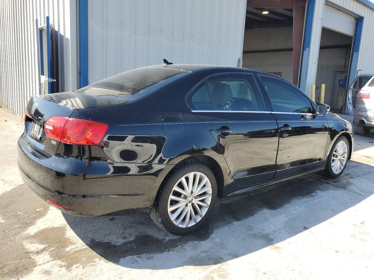 2013 VOLKSWAGEN JETTA TDI - Image 3