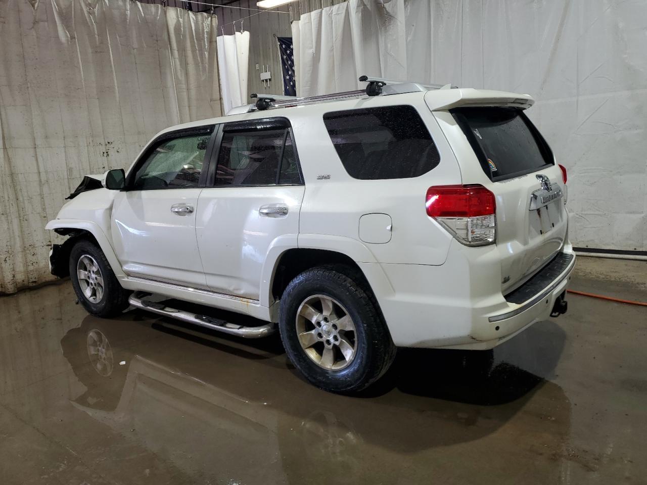 2011 TOYOTA 4RUNNER SR - Image 2