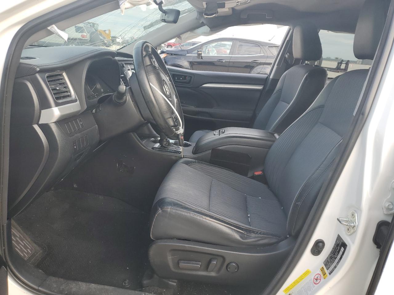 2015 TOYOTA HIGHLANDER - Фото 7