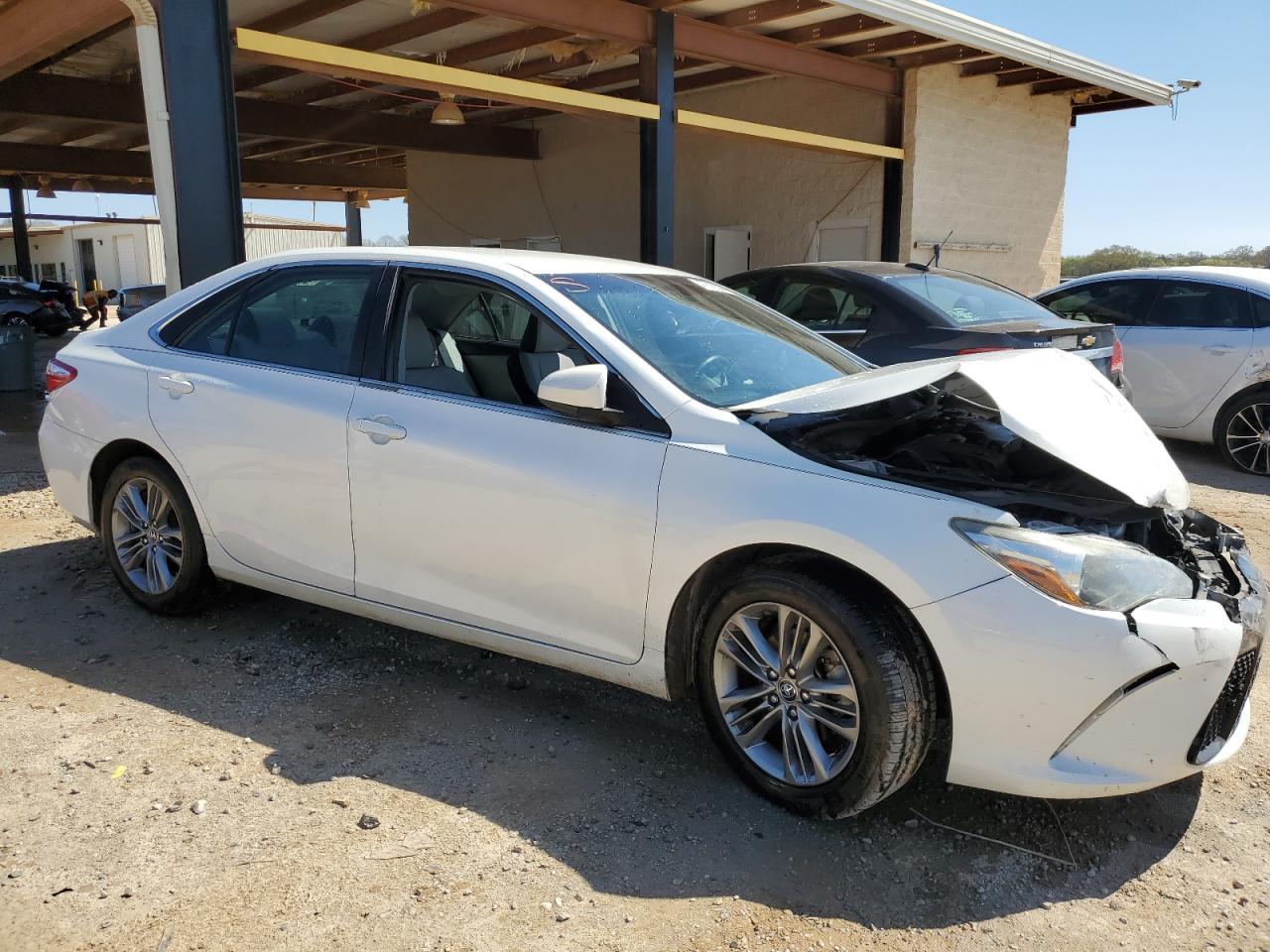 2015 TOYOTA CAMRY LE - Фото 4
