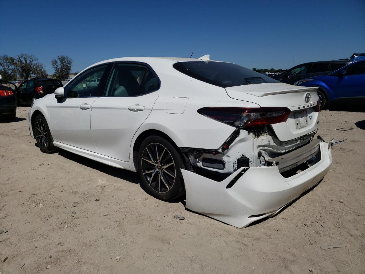 2021 TOYOTA CAMRY SE - Фото 2