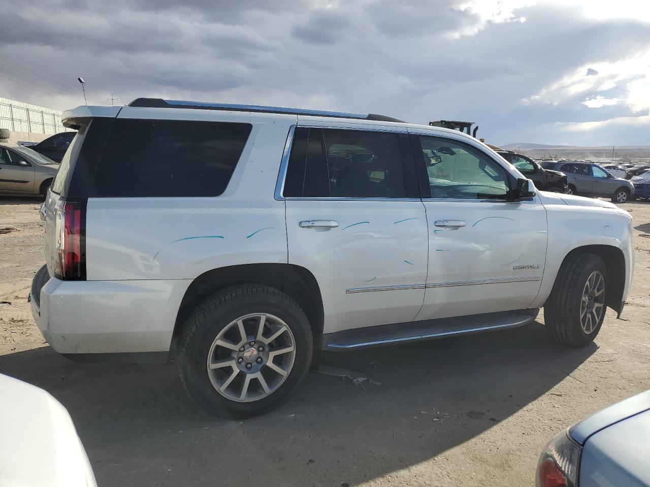 2016 GMC YUKON DENA - Фото 3