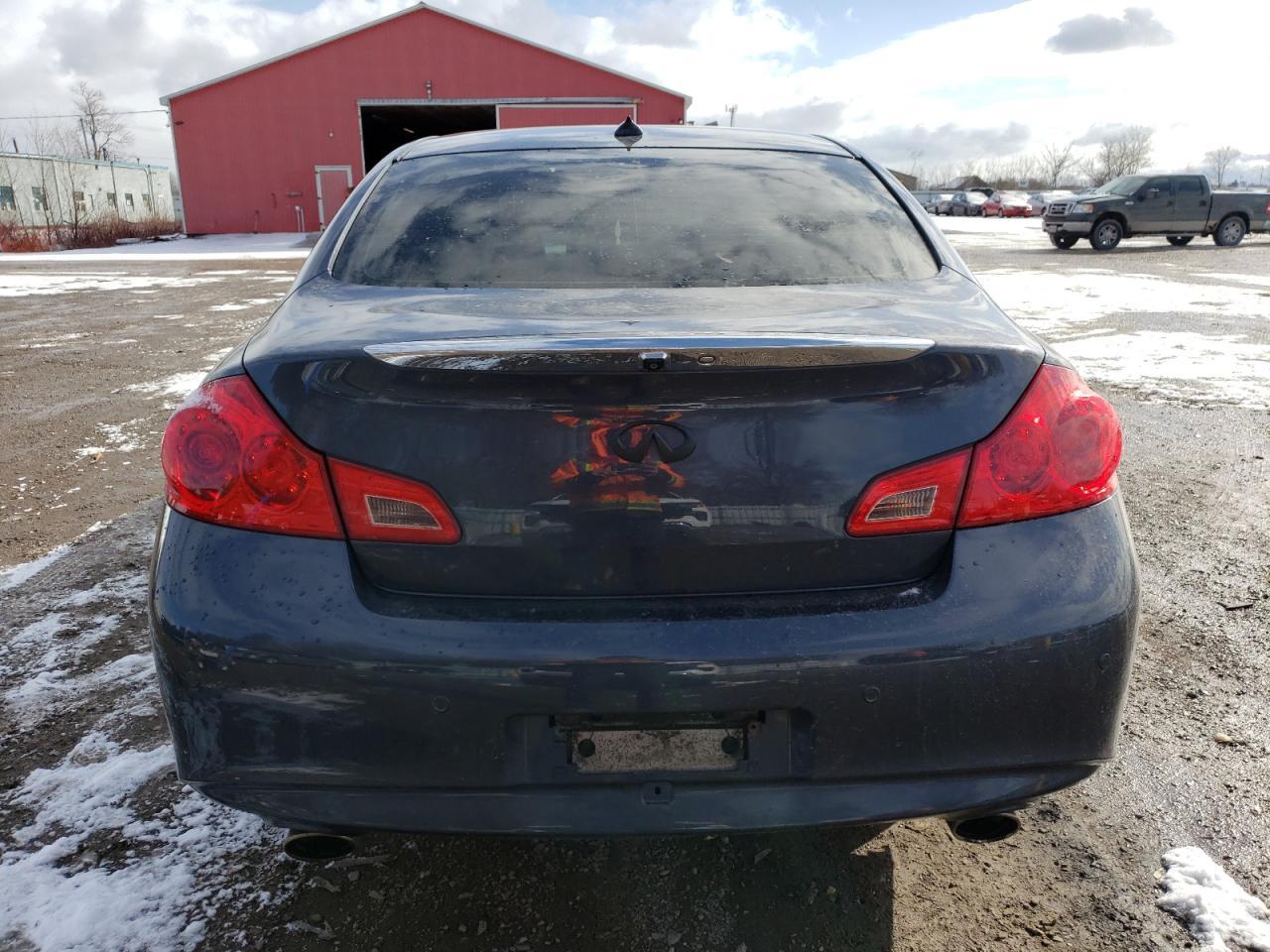 2011 INFINITI G37 - Image 6