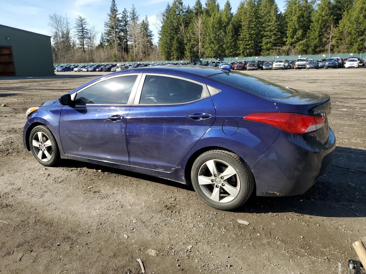 2013 HYUNDAI ELANTRA GL - Image 2