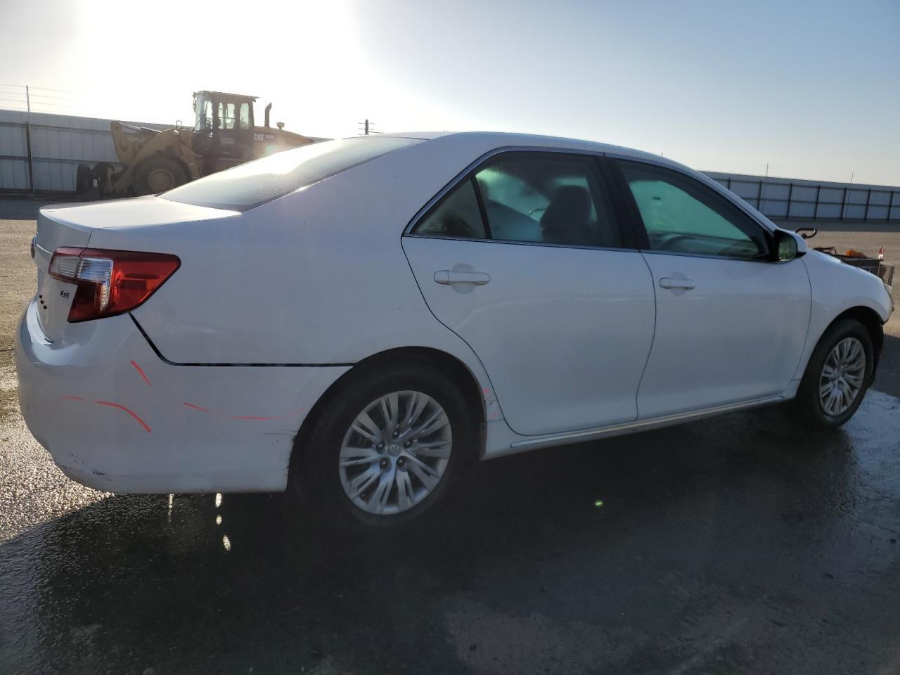 2013 TOYOTA CAMRY L - Фото 3