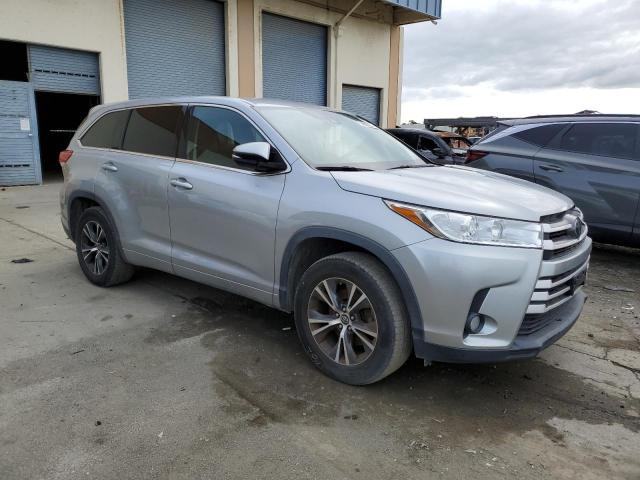 2017 Toyota Highlander Le - Image 4