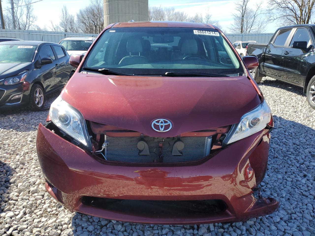 2015 TOYOTA SIENNA XLE - Image 5