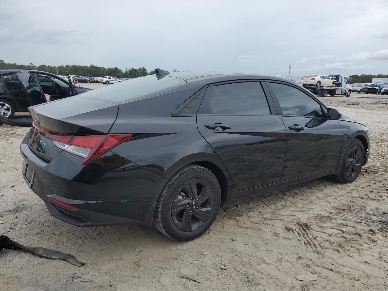 2023 HYUNDAI ELANTRA SE - Фото 3