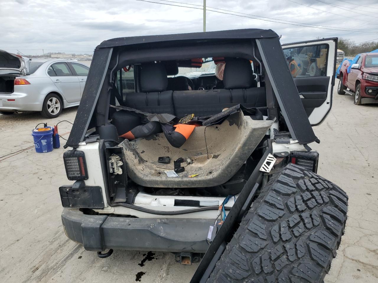 2012 JEEP WRANGLER U - Image 6