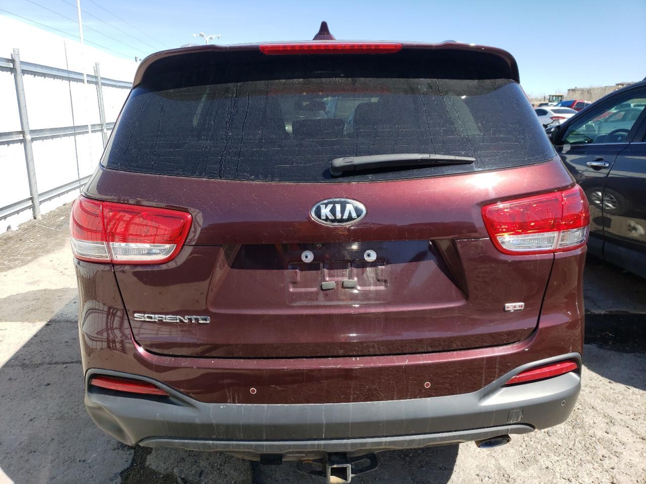 2017 KIA SORENTO LX - Image 6