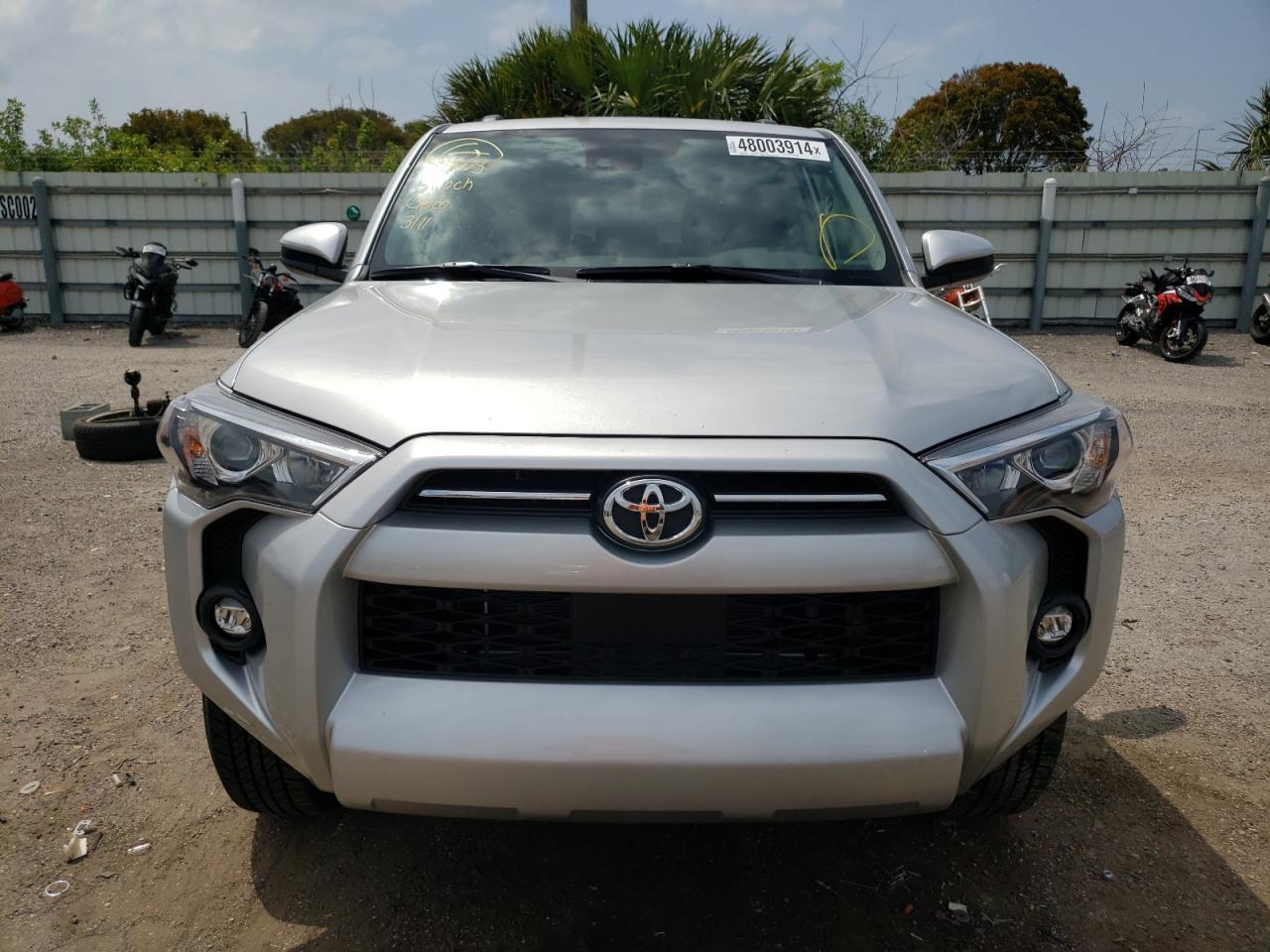 2024 TOYOTA 4RUNNER SR - Фото 5