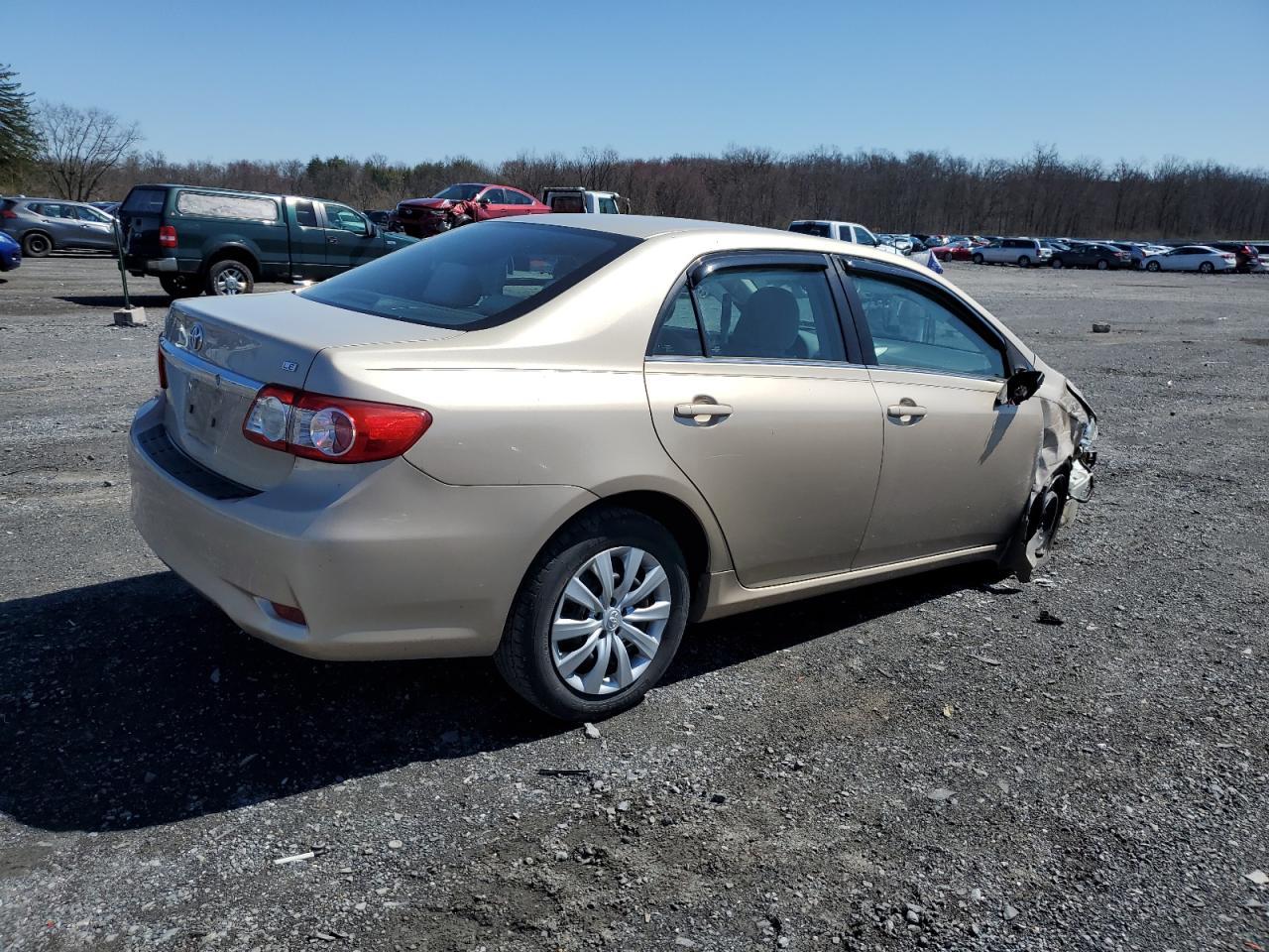 2013 TOYOTA COROLLA BA - Фото 3