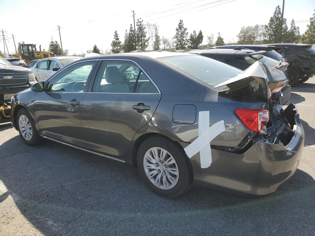 2013 TOYOTA CAMRY L - Фото 2