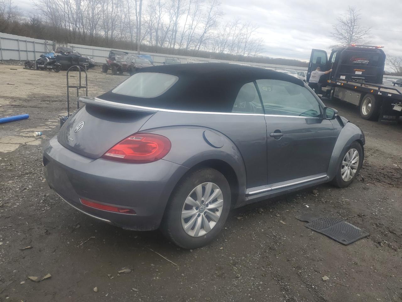 2019 VOLKSWAGEN BEETLE S - Фото 3