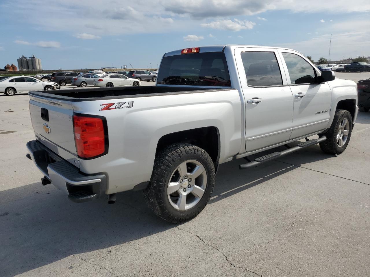 2018 CHEVROLET SILVERADO - Фото 3