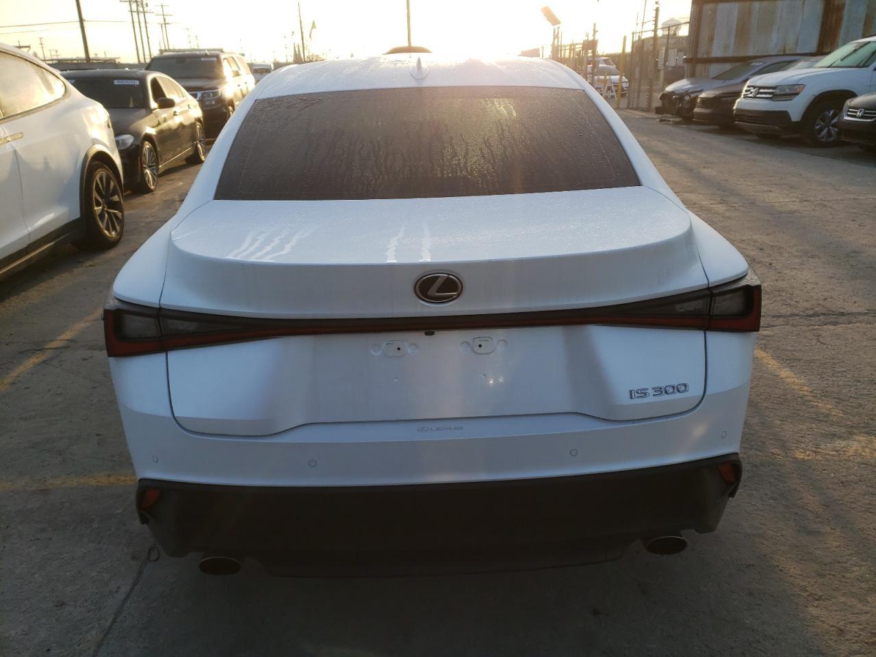 2021 LEXUS IS 300 - Image 6
