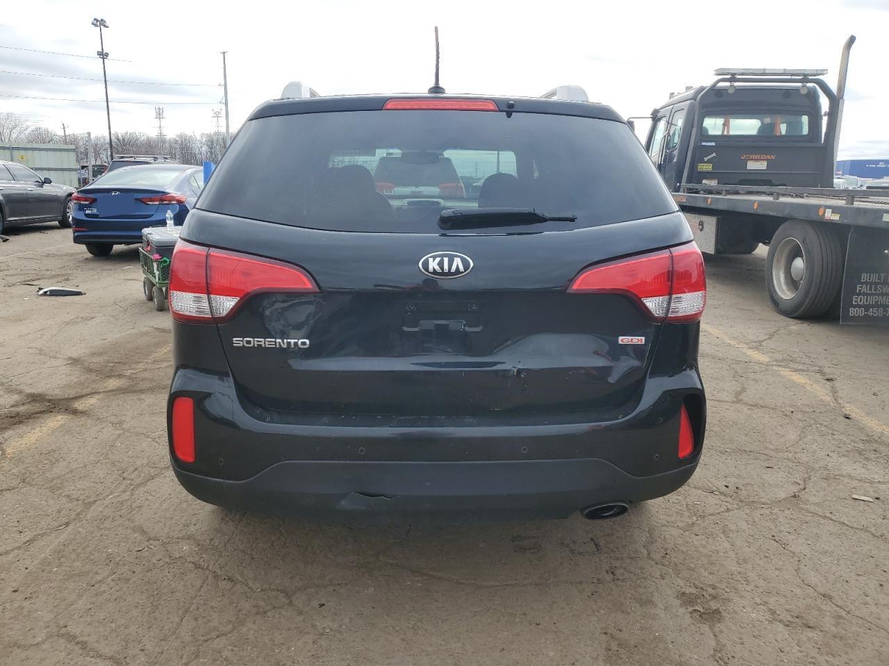 2015 KIA SORENTO LX - Image 6