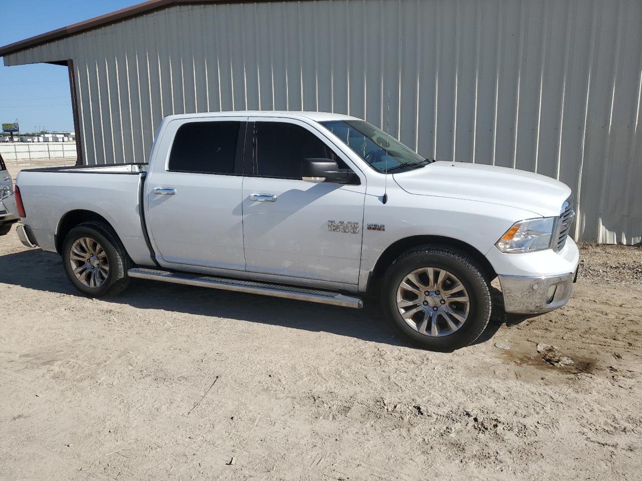 2015 RAM 1500 SLT - Image 4