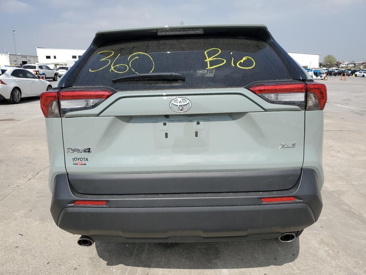 2022 TOYOTA RAV4 XLE - Фото 6