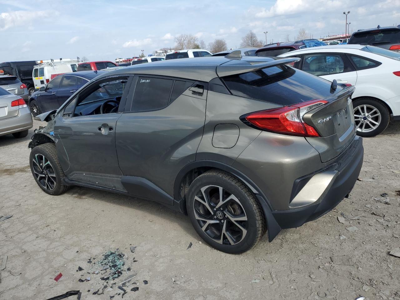 2021 TOYOTA C-HR XLE - Фото 2