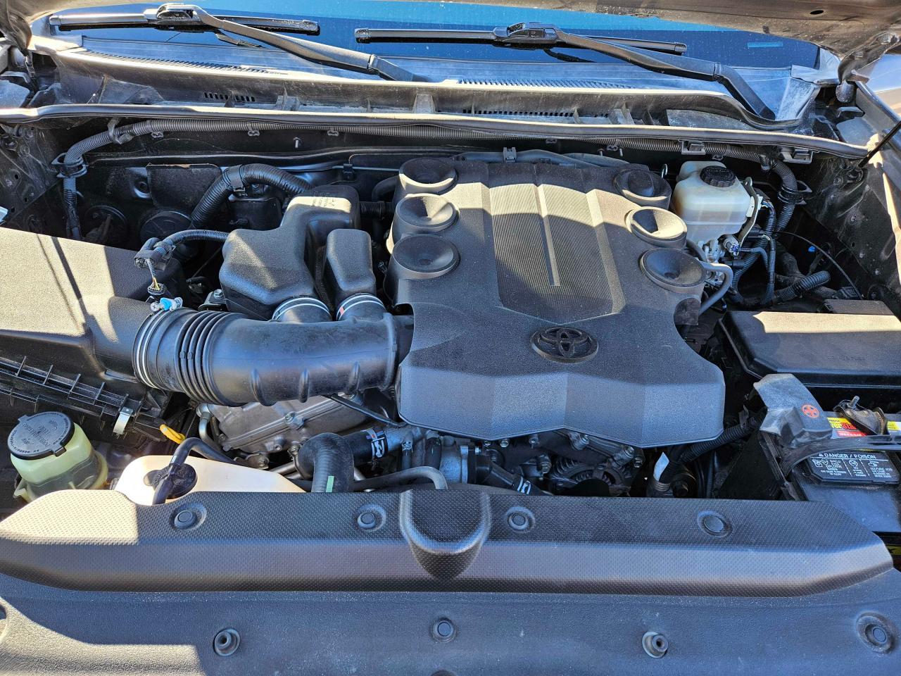 2011 TOYOTA 4RUNNER SR - Image 7