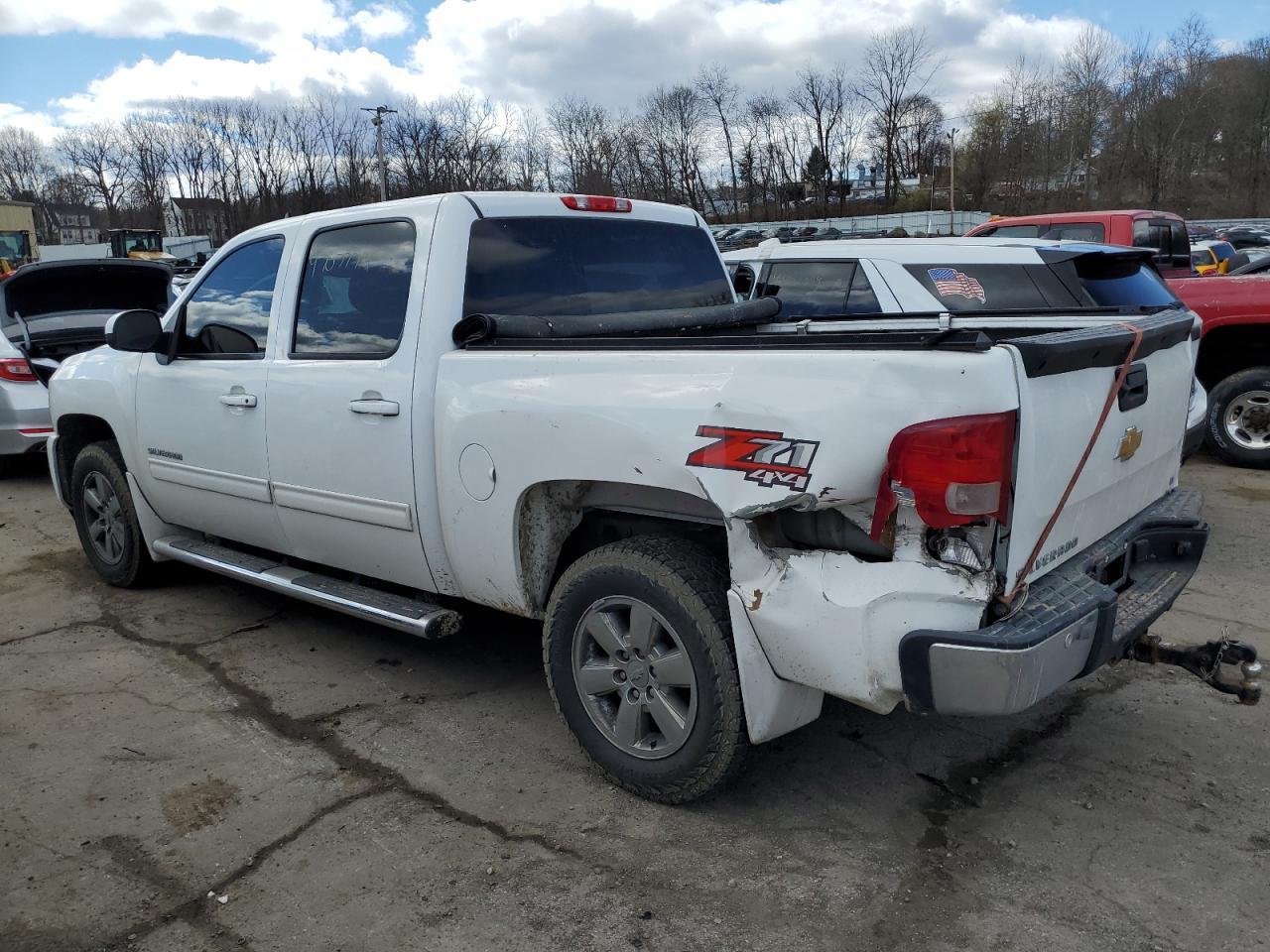 2013 CHEVROLET SILVERADO - Image 2
