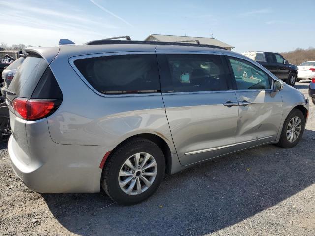 2017 Chrysler Pacifica Touring L - Image 3