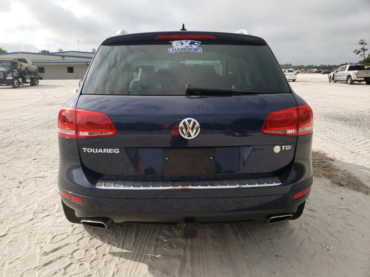 2012 VOLKSWAGEN TOUAREG V6 - Image 6