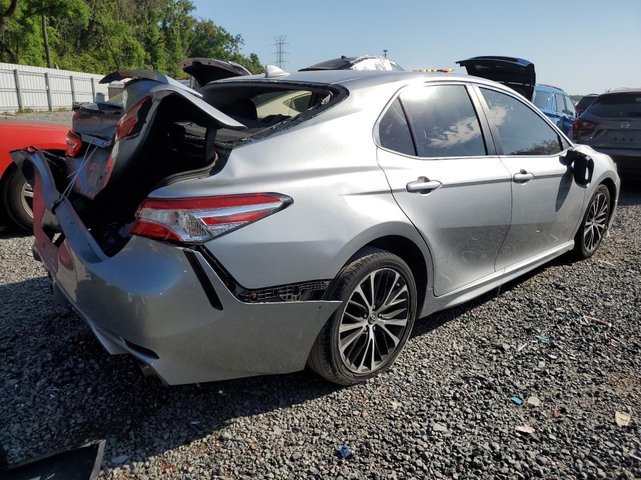 2020 TOYOTA CAMRY SE - Image 3