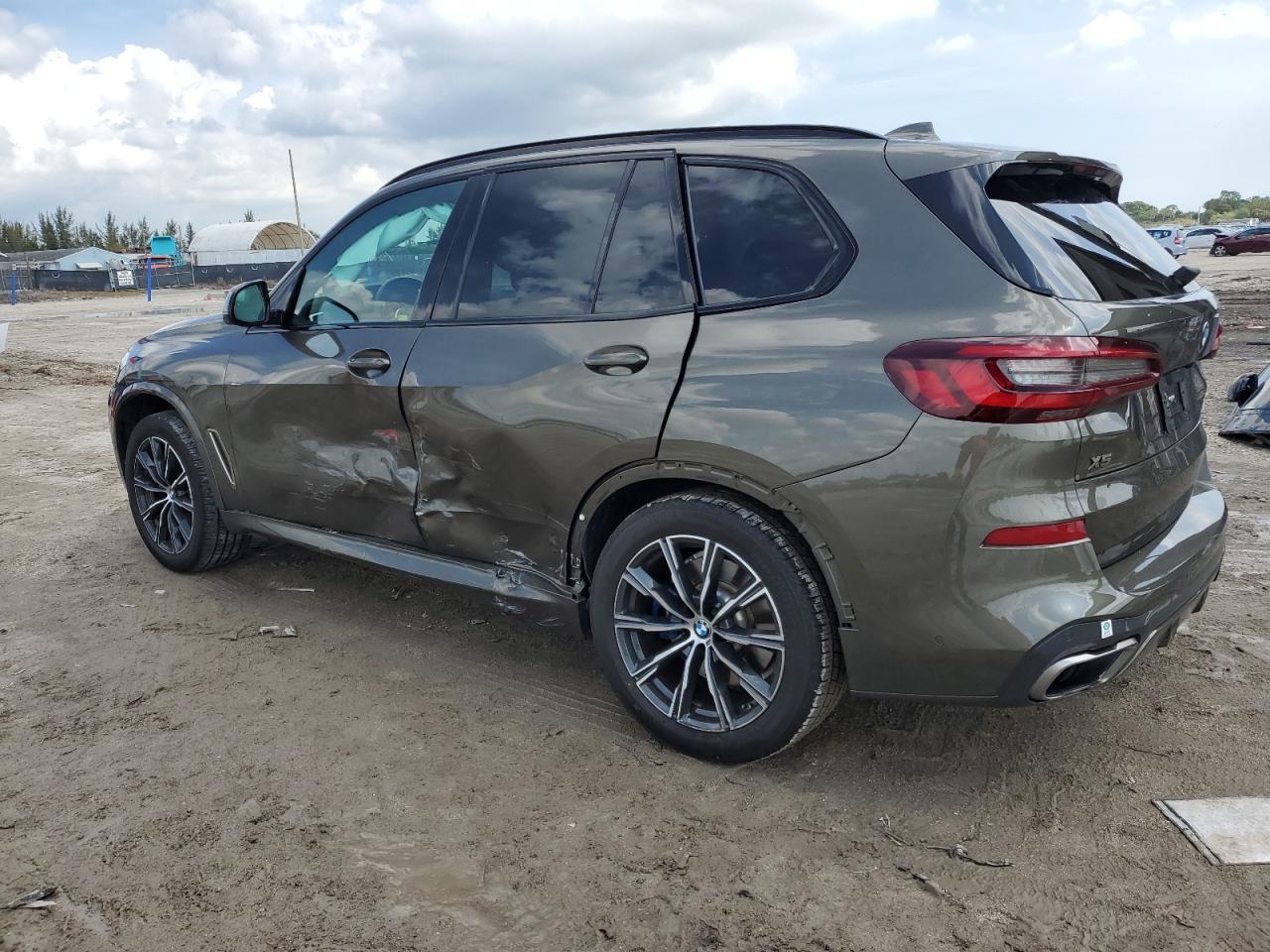 2022 BMW X5 M50I - Фото 2