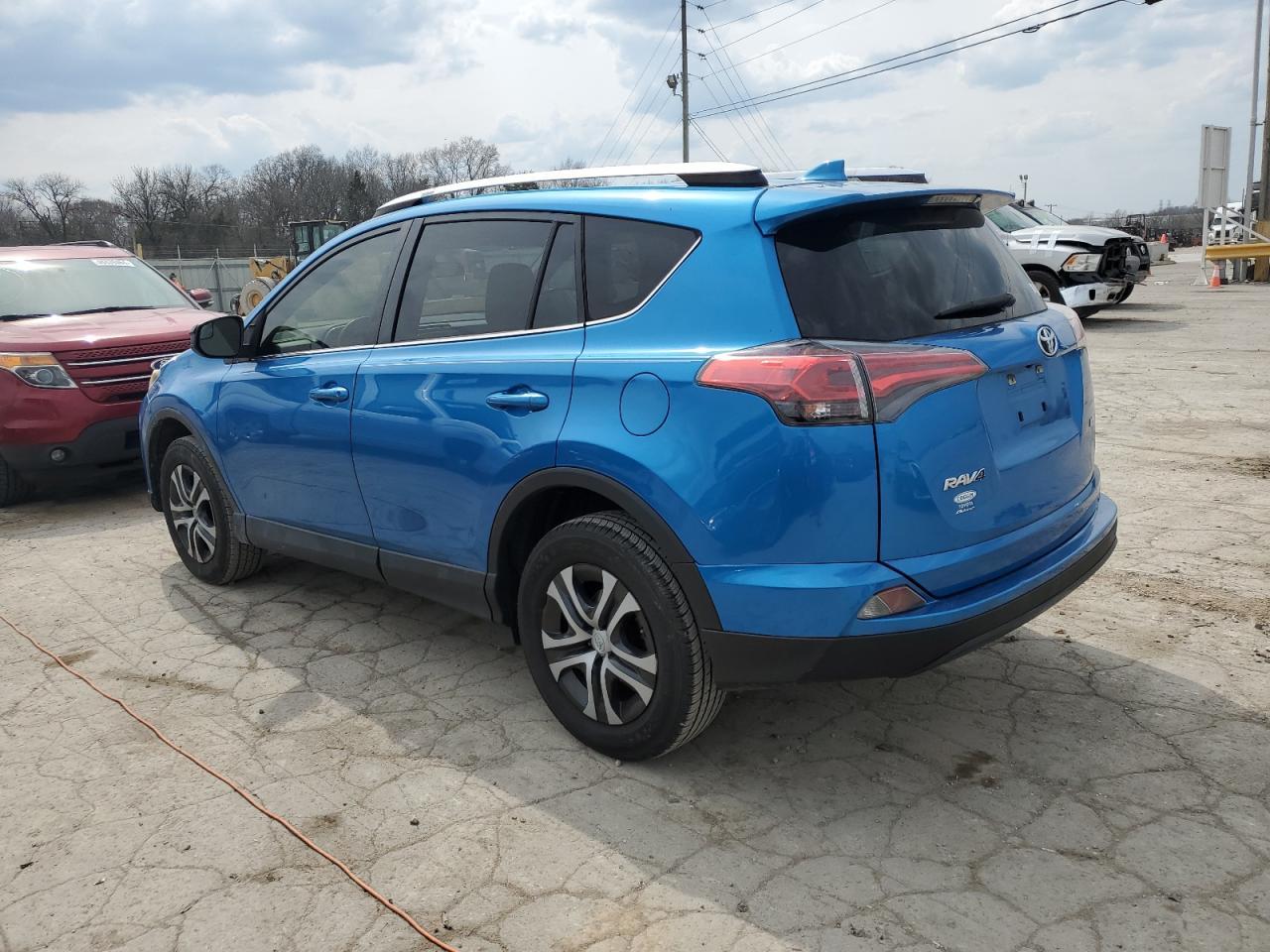 2016 TOYOTA RAV4 LE - Image 2