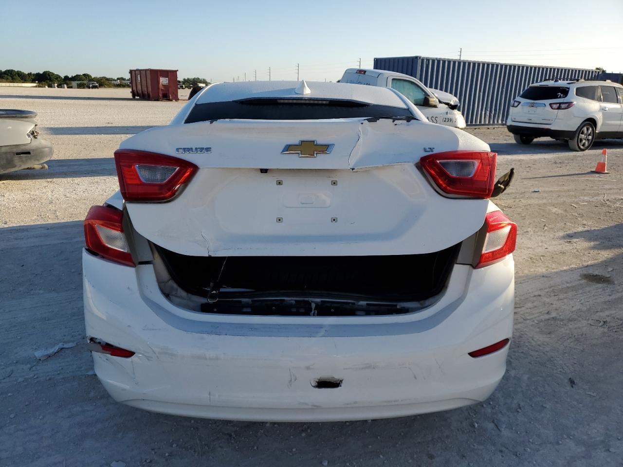 2017 CHEVROLET CRUZE LT - Фото 6