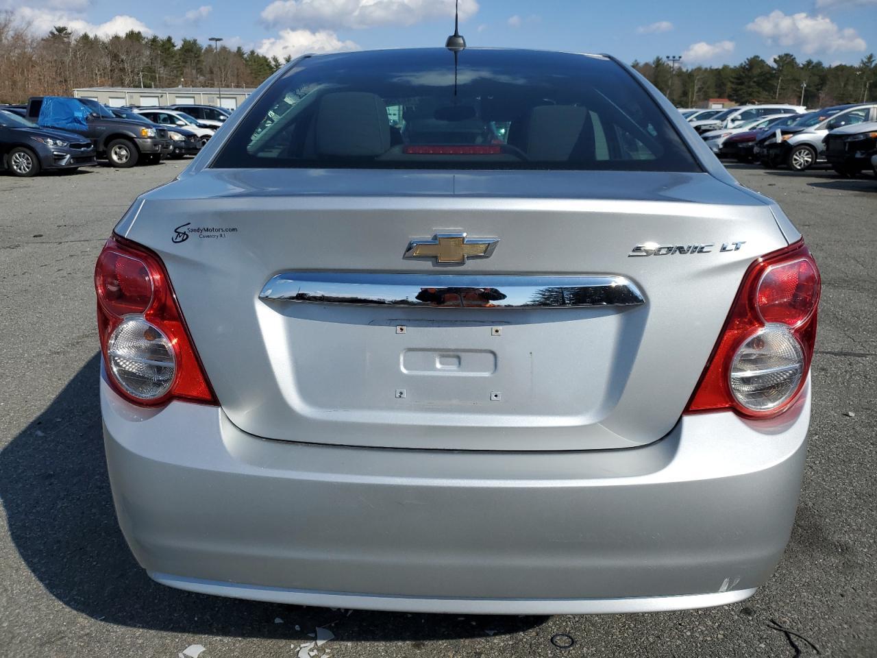 2016 CHEVROLET SONIC LT - Image 6