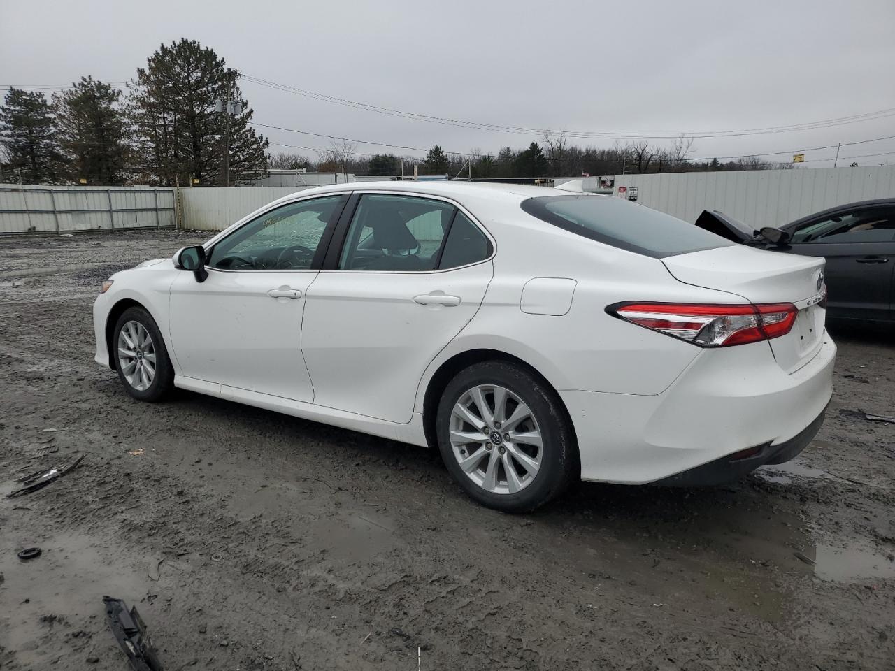 2020 TOYOTA CAMRY LE - Фото 2
