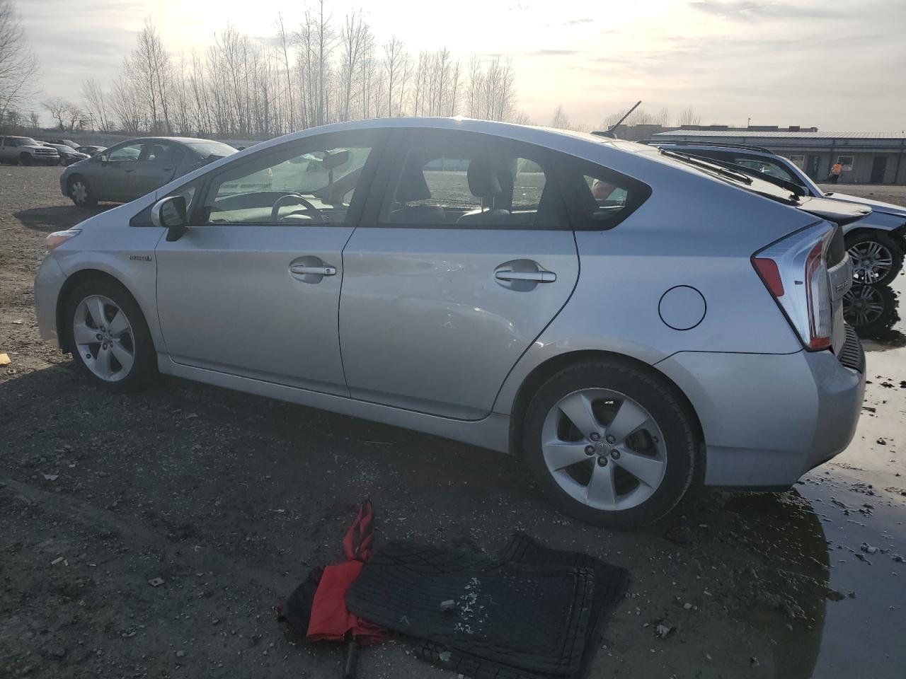 2013 TOYOTA PRIUS - Image 2