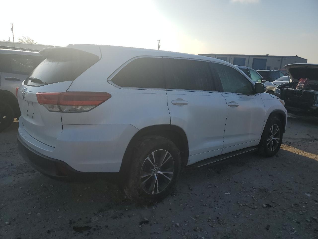 2018 TOYOTA HIGHLANDER - Фото 3