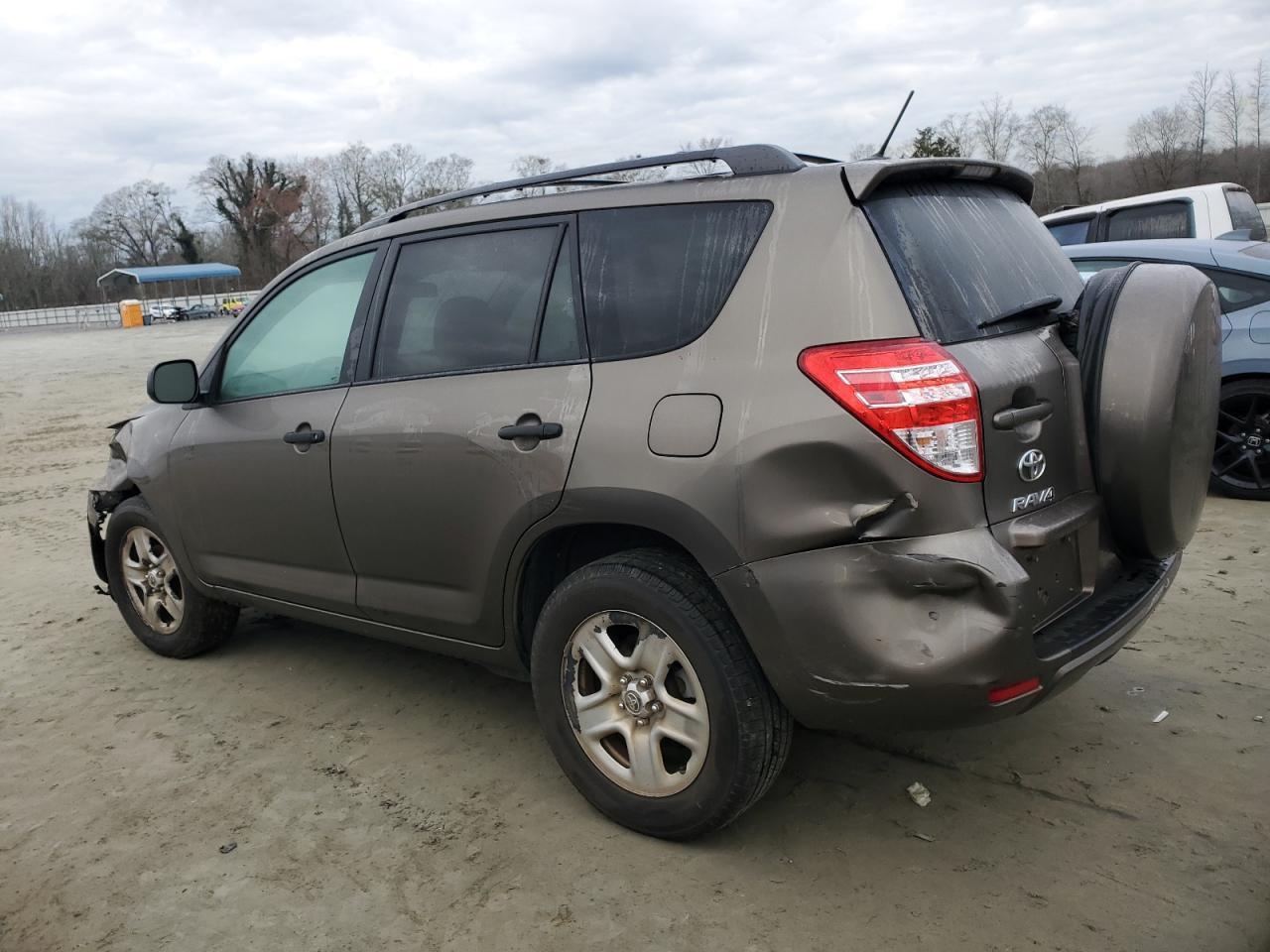 2011 TOYOTA RAV4 - Фото 2