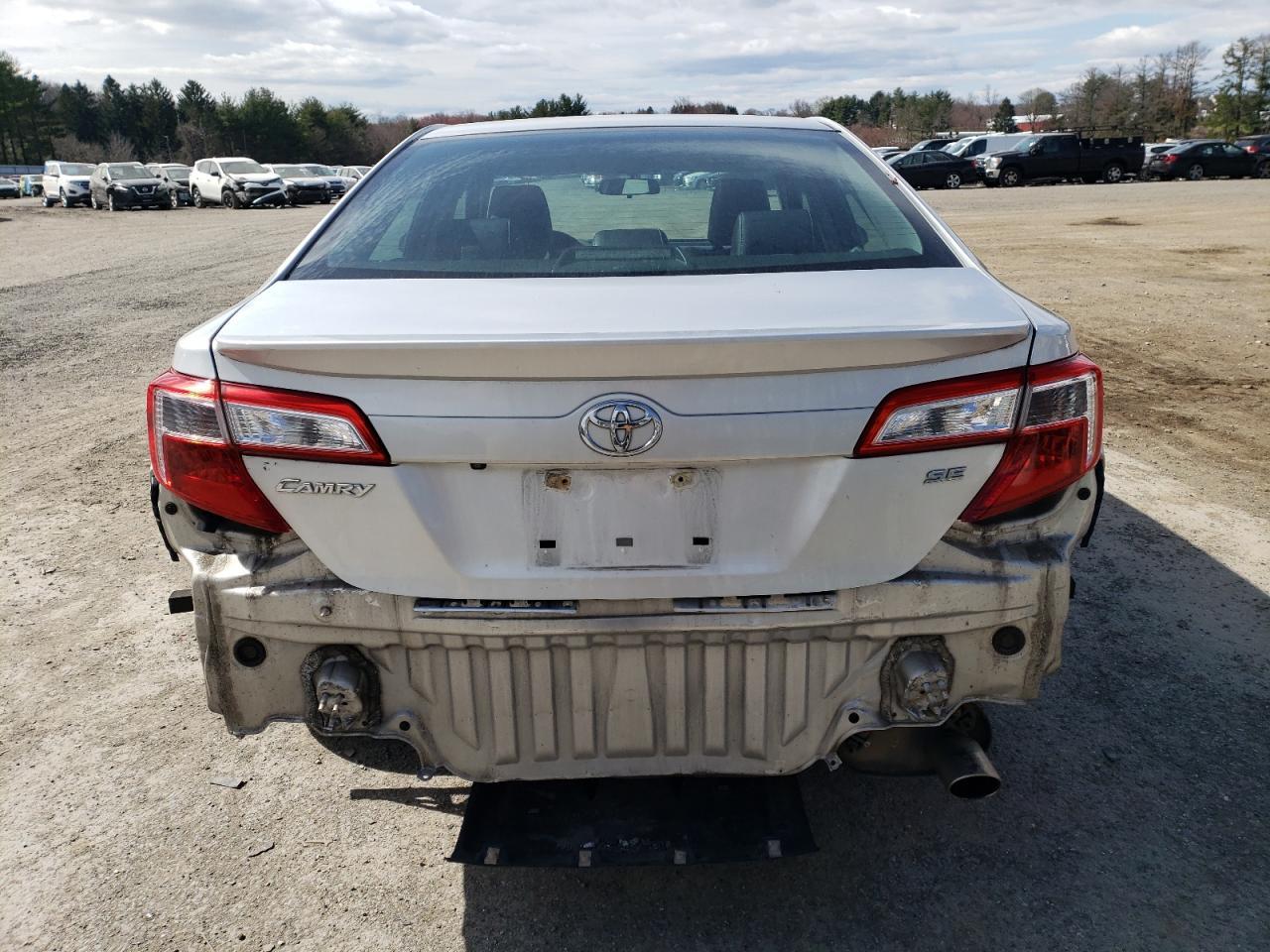 2014 TOYOTA CAMRY L - Image 6